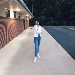 Meet your Posher, Camila